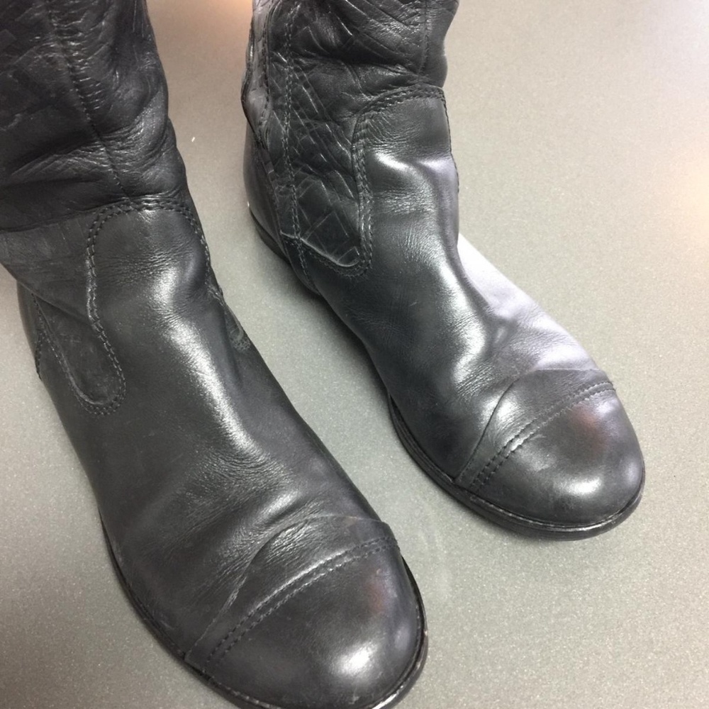 Burberry Riding Boots - Picture 4 of 7
